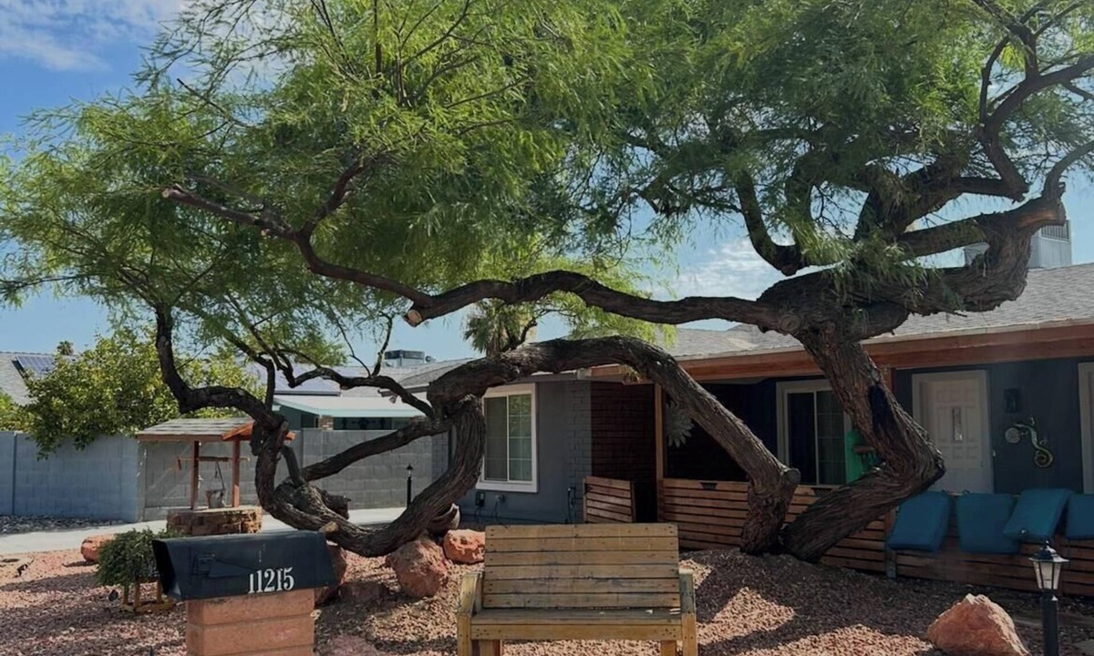 North Mountain House | 4 Bedroom with Private Backyard Oasis!