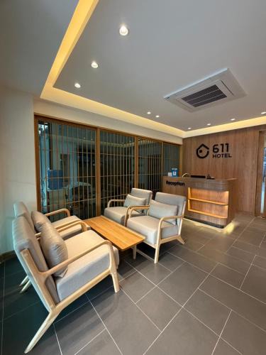 Khlong Kra Saeng Apartment | 611 Hotel