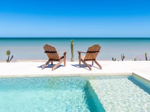 Miramar House | Beachfront Upscale House in Telchac