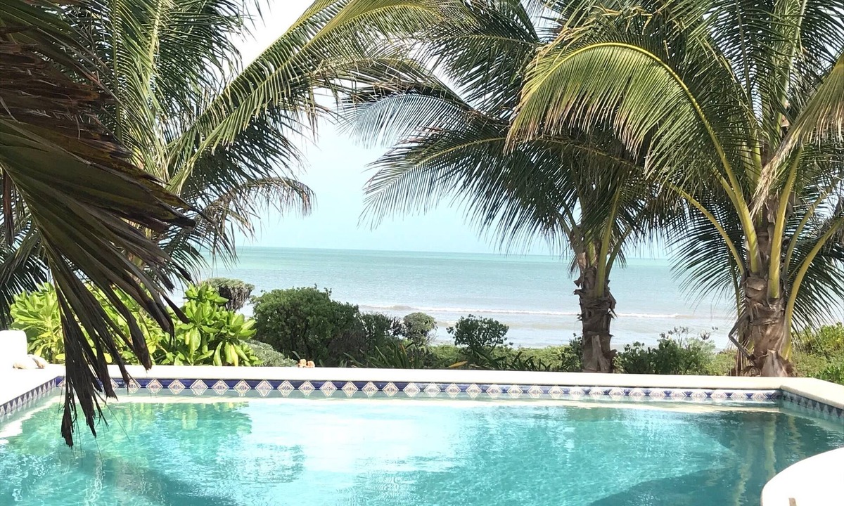 Telchac Puerto Villa | Beachfront Villa Tranquilita 3Bd/3Ba POOL,WiFi ,4 AC , Private collection