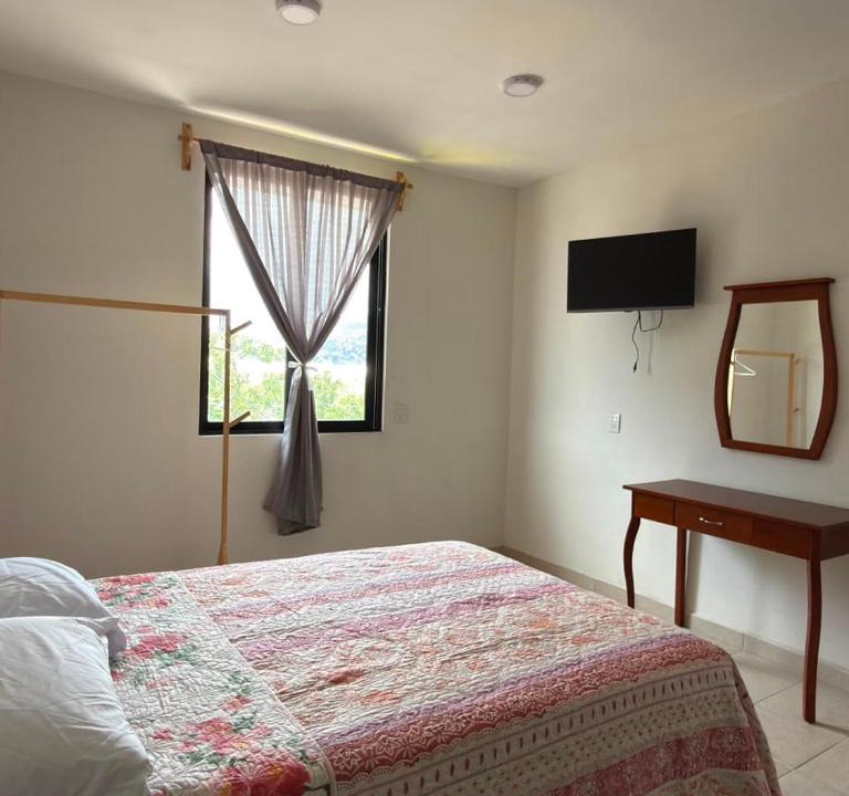 San Antonio de la Cal House | Casa Flor