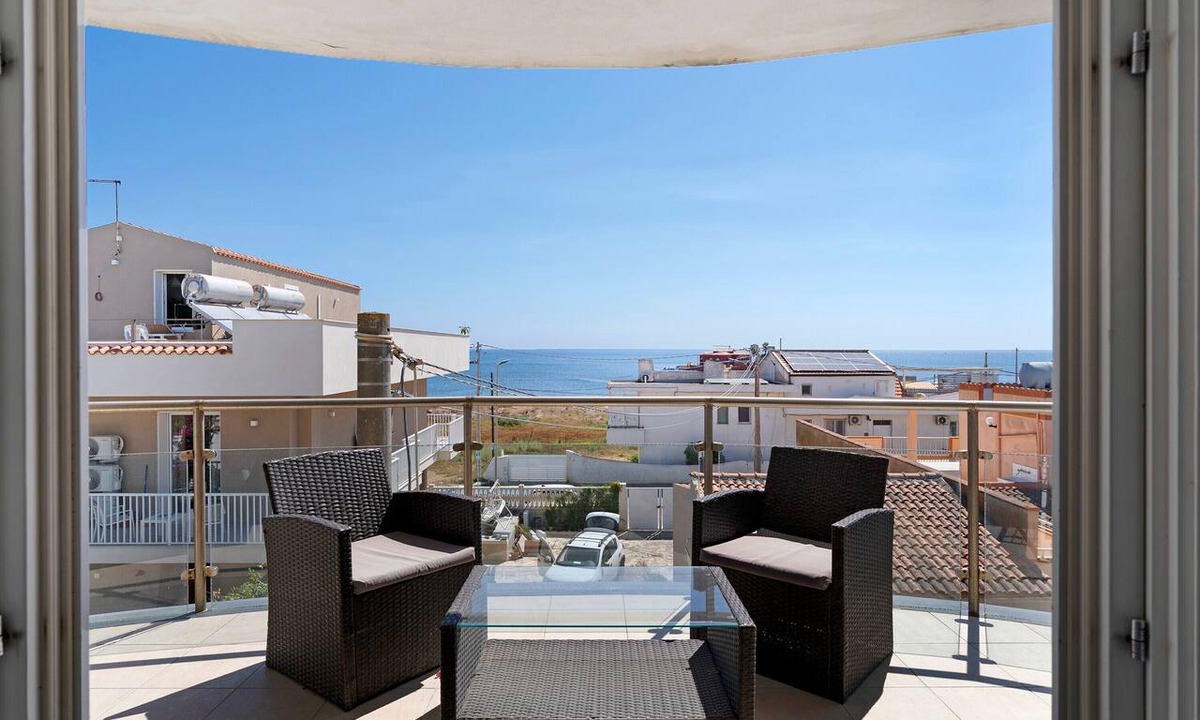 Marzamemi Apartment | Casa Marea Second Floor with Sea View, Wi-Fi and Air Conditioning