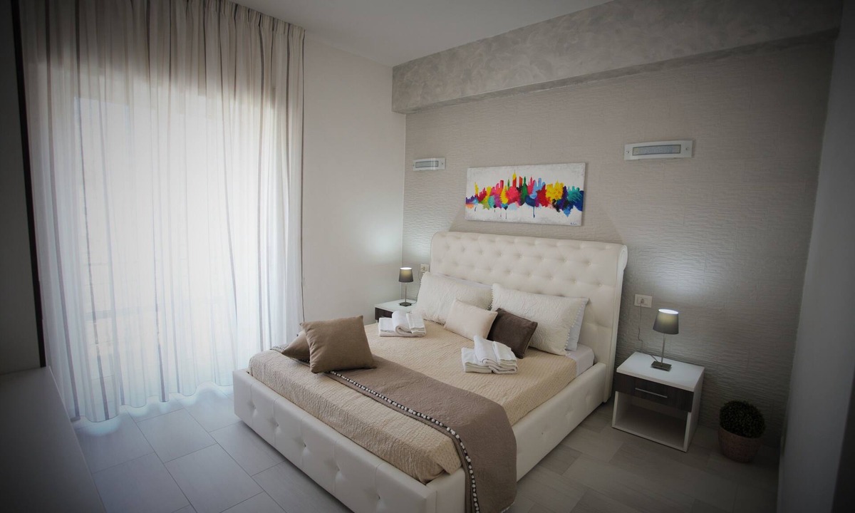 Crotone Bed & Breakfast | Central Apartments