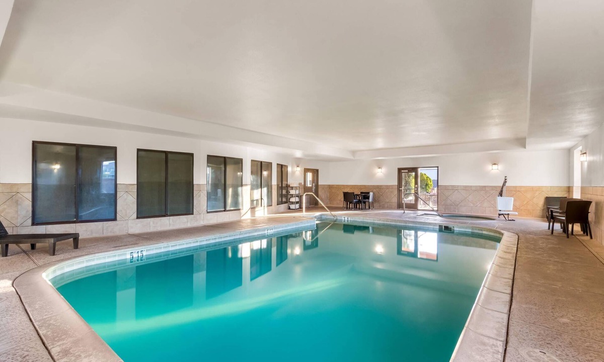 Safford Hotel | Comfort Inn & Suites Thatcher - Safford