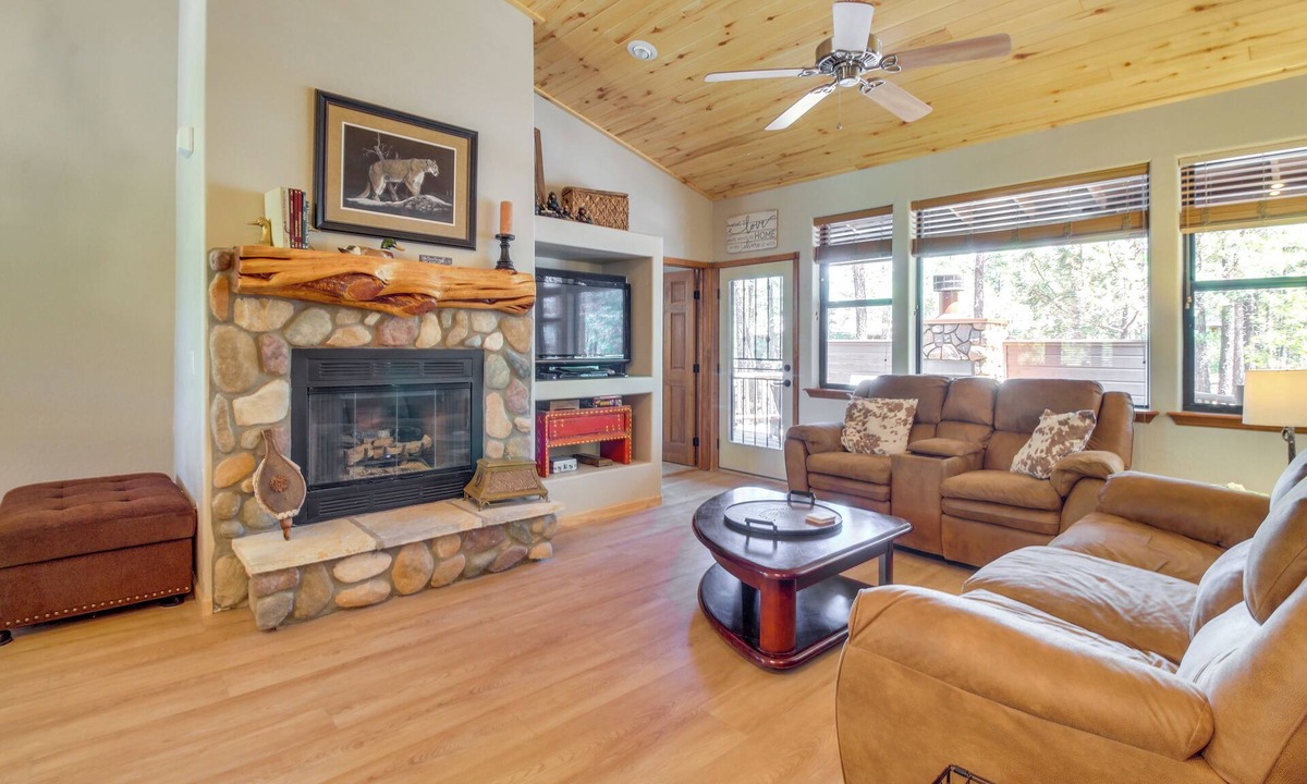 Torreon Cabin | Custom Show Low Gem w/Fireplace at Torreon Resort