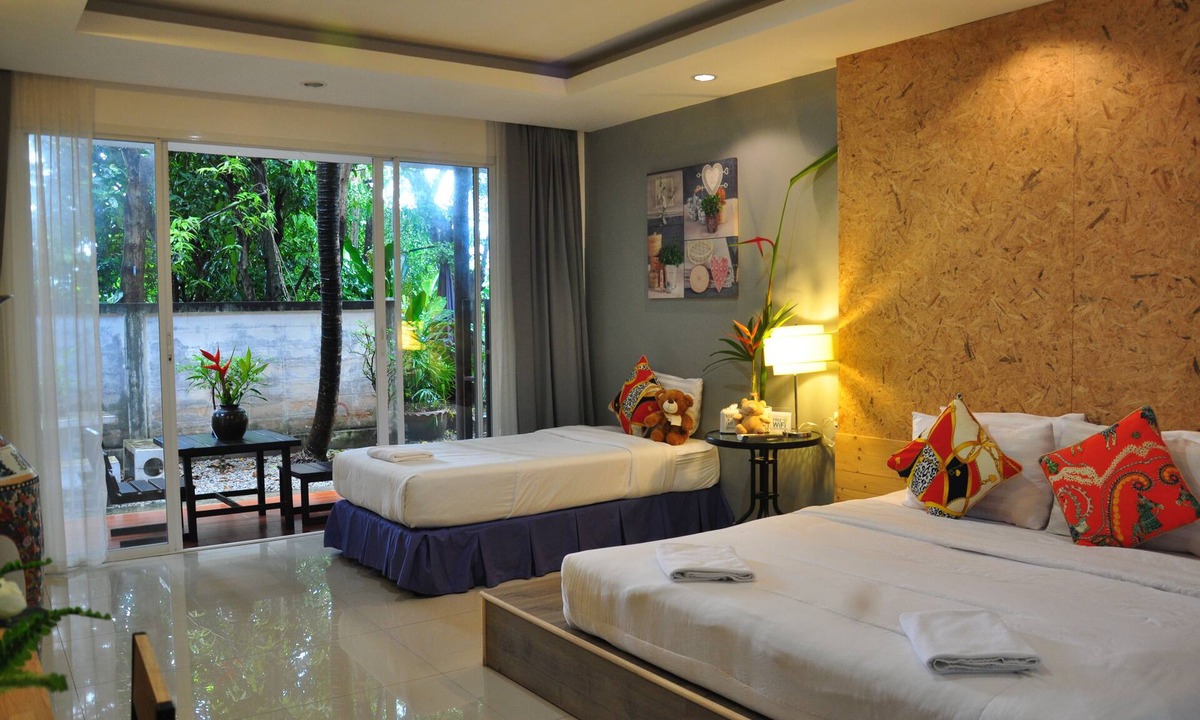 Phuket House | Eat n Sleep