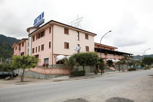Falerna Hotel | Hotel Canada