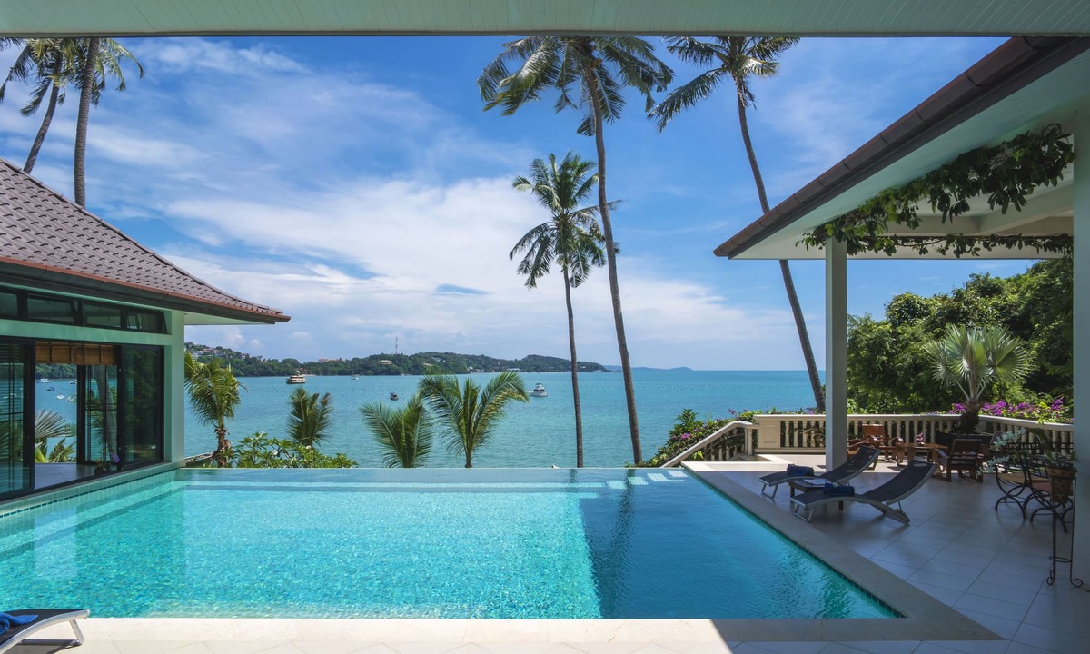 Wichit Villa | Luxury Beach Front Noble House Villa
