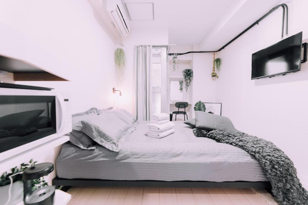 Minami Apartment | Minimalist Loft Namba Compact Studio with a 24-hour Gym MA805