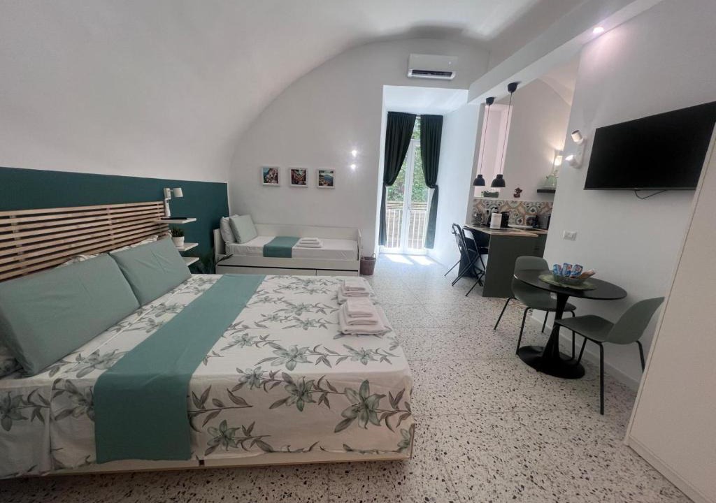 Naples City Centre Apartment | Neapolitan modern loft