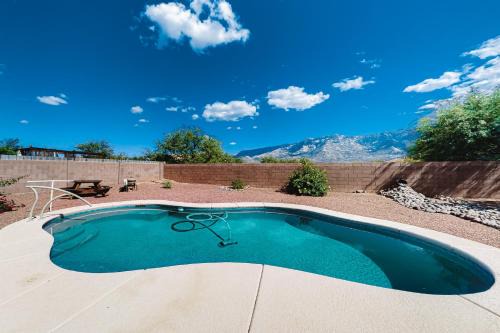 Black Horse House | North Oro Valley Abode