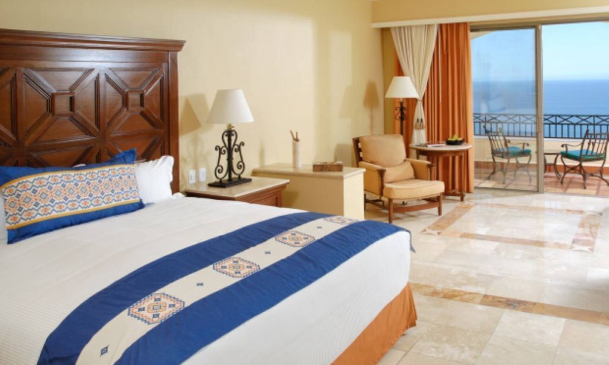 Paraiso Escondido Resort | Ocean Front Junior Suite Sleeps 4