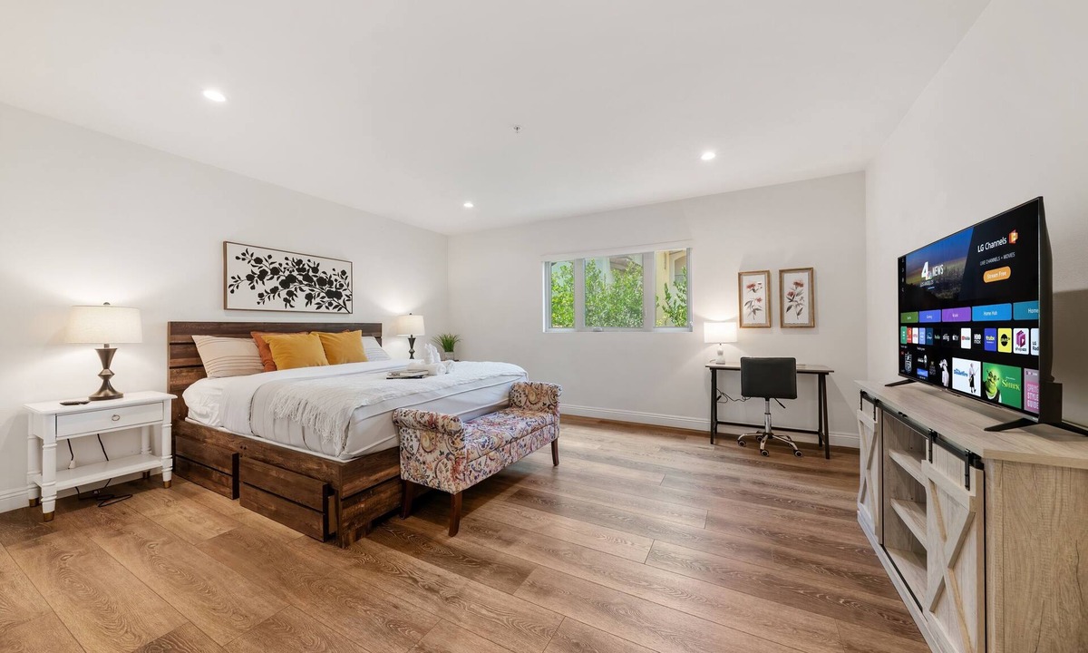 Lamanda Park Apartment | Pasadena 7 sleeper Comfy Apt in safe community
