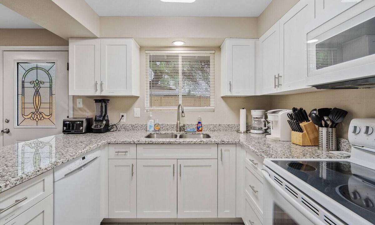 Mesa Condo | Spacious 2BR Condo by Downtown Mesa Free Parking