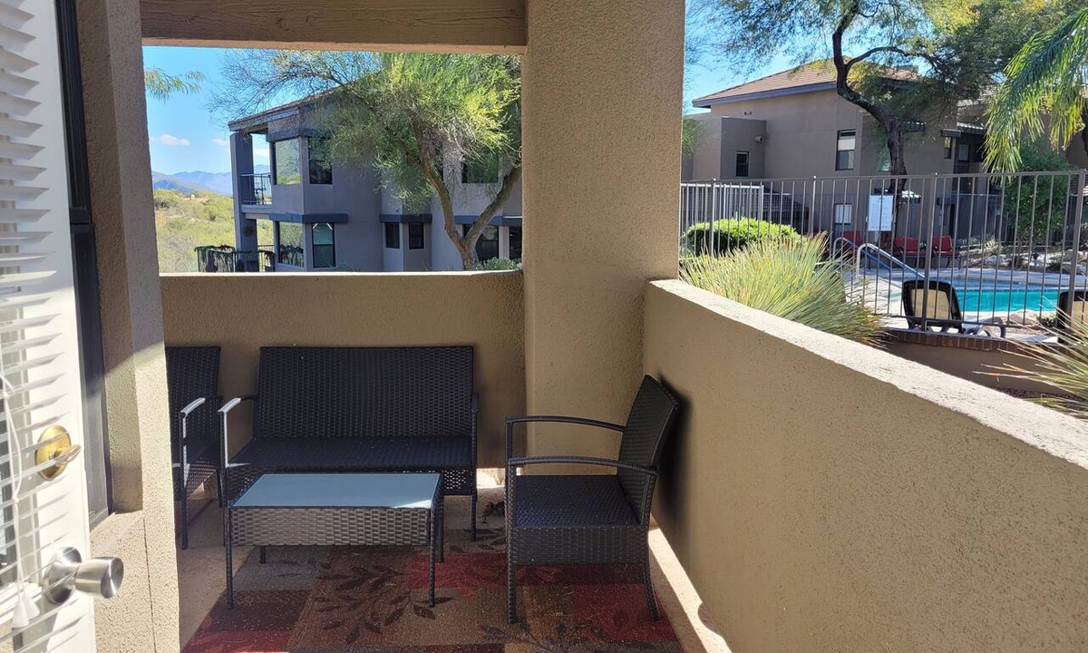 Tucson Condo | Spacious Split Floor Plan with Pool and Mountain views