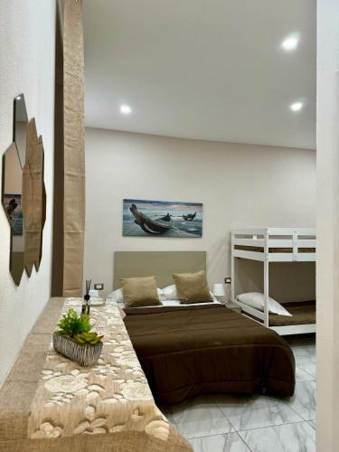 Quartieri Spagnoli Apartment | Toledo Terminal Center