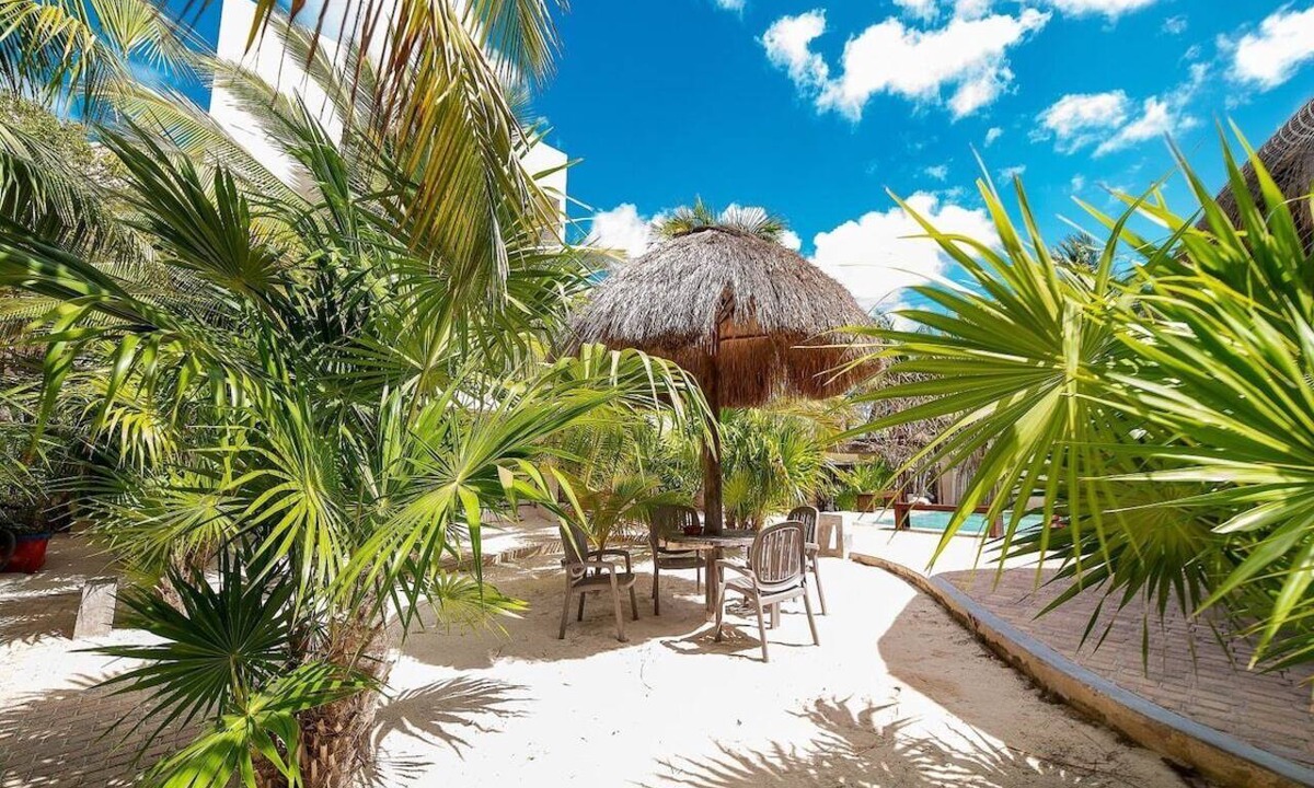 Merida Apartment | Very chic 3BR Condo, tons of amenities, 1 block fr