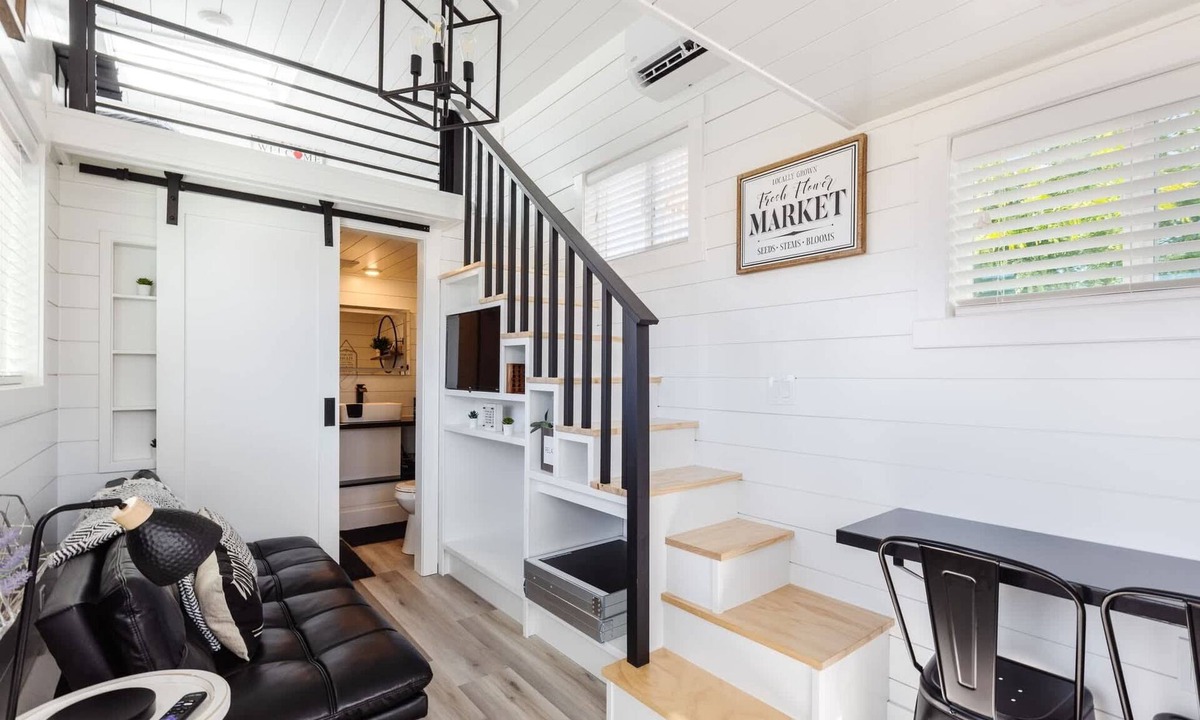 Apple Valley House | Zion Basecamp Tiny Home Near National Park