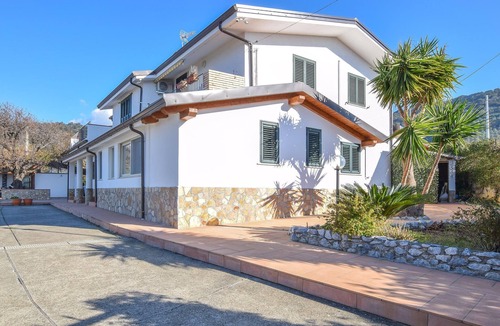 Falerna Apartment | 4 bedroom accommodation in Falerna