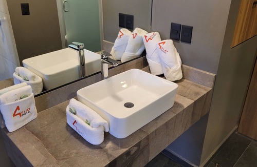 Queretaro Hotel | 4Play Motel
