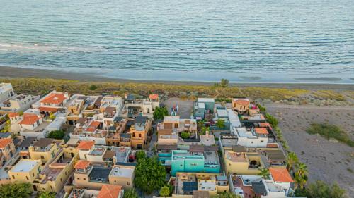 Nopolo House | A breathtaking custom home with a private pool 5 1/2 ft deep and Ocean View