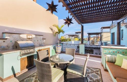 Nopolo House | A breathtaking custom home with a private pool 5 1/2 ft deep and Ocean View