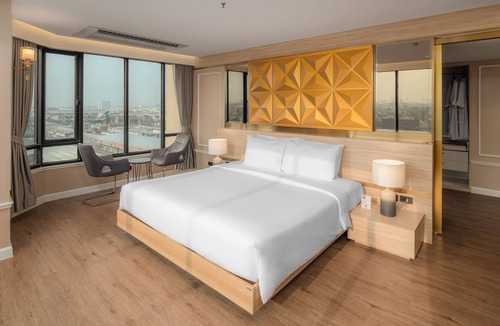 Ramkhamhaeng Hotel | Alexander Hotel