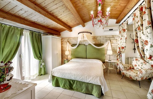 Cava dʼAliga Bed & Breakfast | B&B U Marchisi