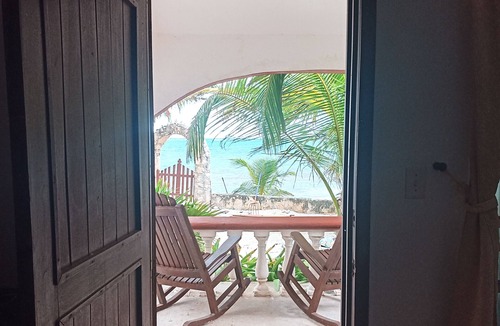El Placer House | Beach front Bugalow. Off the beaten path.