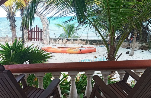 El Placer House | Beach front Bugalow. Off the beaten path.