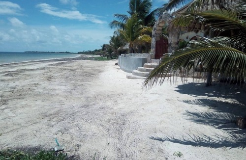 El Placer House | Beach front Bugalow. Off the beaten path.