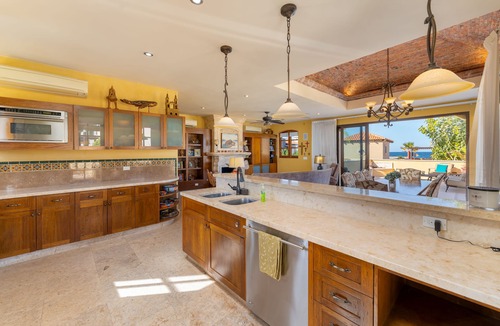 Nopolo House | Beautiful custom Home. Amazing Ocean View