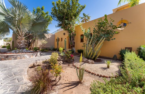 Nopolo House | Beautiful custom Home. Amazing Ocean View