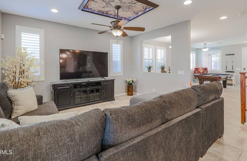 Rovey Farm Estates House | Beautiful Glendale Gem With Room For Everyone!