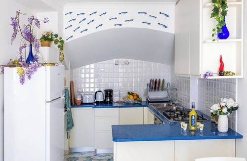 Chiesa Nuova Apartment | Blue Waves