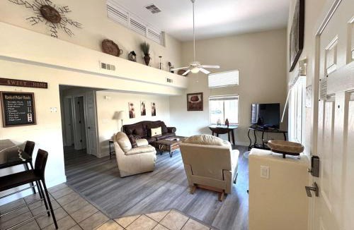 Mesquite House | Bright and Spacious 2 Story Condo