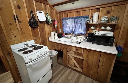 Christopher Creek Cabin | Cabin #7 - Rustic Studio with fireplace