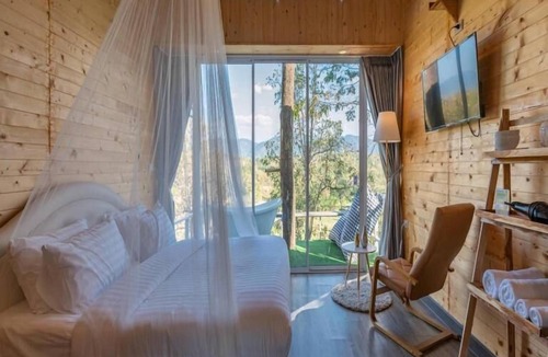 Mae On Hotel | CAMP Ta Torn Yorn