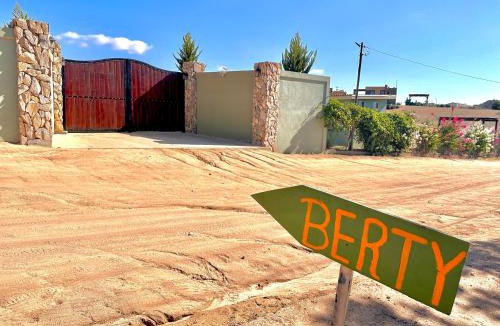 Valle de Guadalupe Hotel | Casa Berty 5