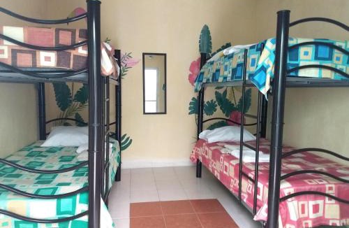 Merida House | Casa de huespedes Áabilo'ob Hostel
