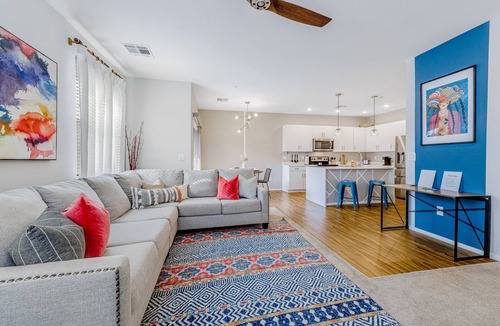 Copper Leaf Condo | Charming Condo with Central A/C & Washer/Dryer - Shared Pool & Hot Tub