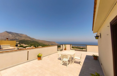 Valderice House | Ciciliana: Tranquility and Panoramic Views in Sicily