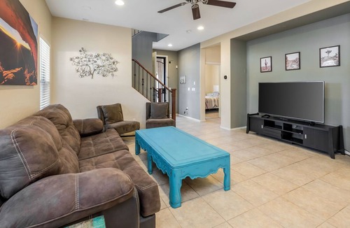 Superstition Springs House | Convenient Mesa location! 30+ day rental, pet friendly