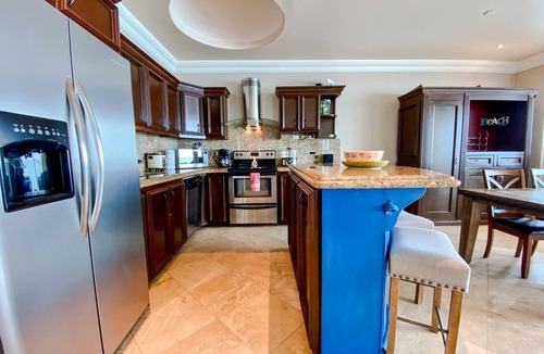 Rosarito Condo | CornerUnit-Las OlasCondo-Pools&Jacuzzis-Rosarito