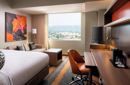 Downtown Phoenix Hotel | Courtyard Phoenix Downtown