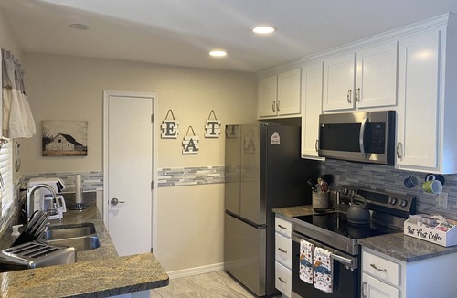 Paradise Valley Village Condo | Cozy Condo Completely Updated- Centrally Located