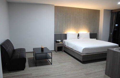 Bang Phut Hotel | Double D Hotel