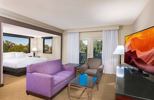 Mesa Hotel | DoubleTree by Hilton Phoenix Mesa
