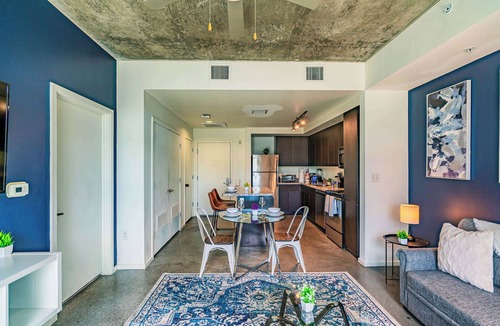 Evans Churchill Apartment | DT PHX Condo with Pool Gym Parking WD