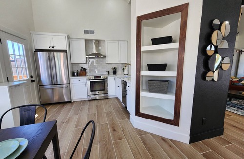 Rose Garden Place House | Firepit & Friends Modern, Intimate Backyard & More